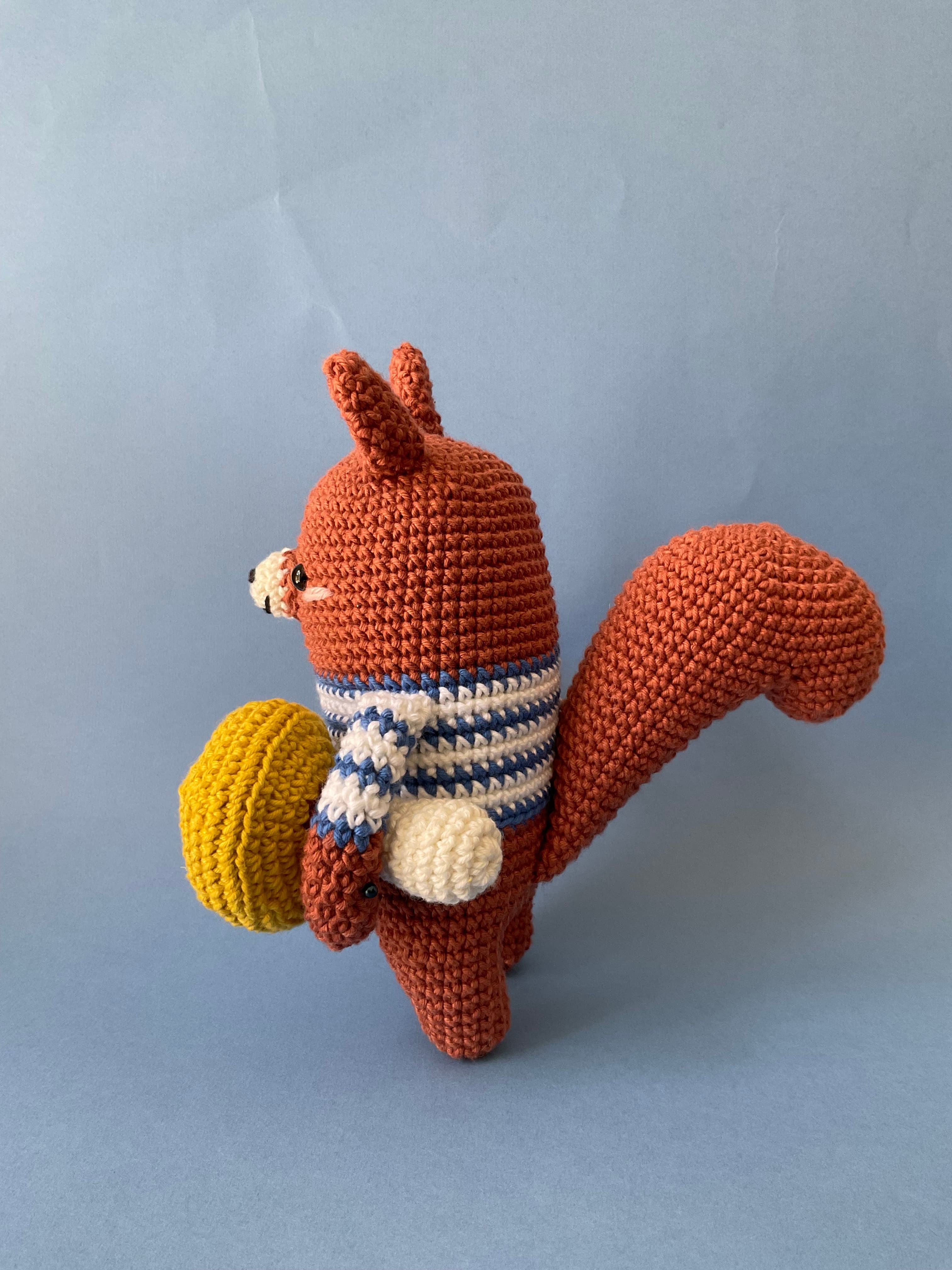 SQUIRREL AMIGURUMI